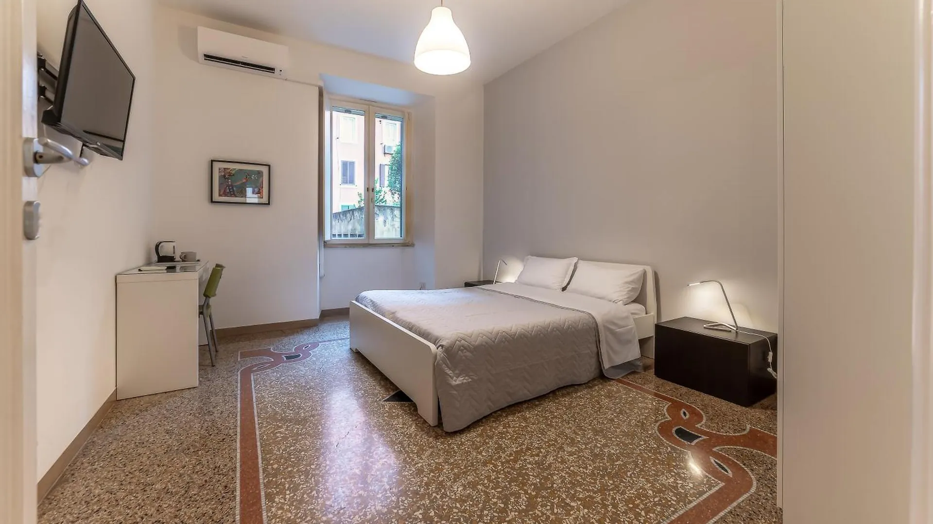Azzurra B&B - Metro Lodi Roma Italia