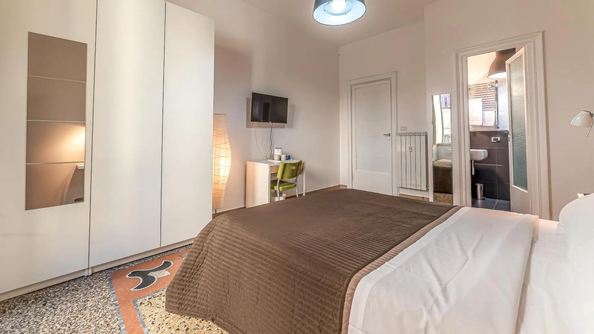 Azzurra B&B - Metro Lodi Rome Guest house