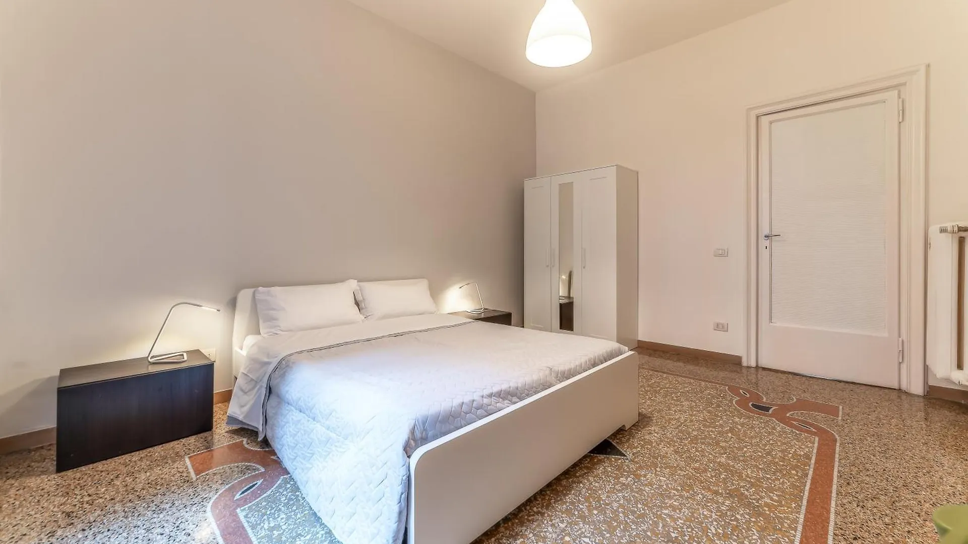 Azzurra B&B - Metro Lodi Rome Guest house